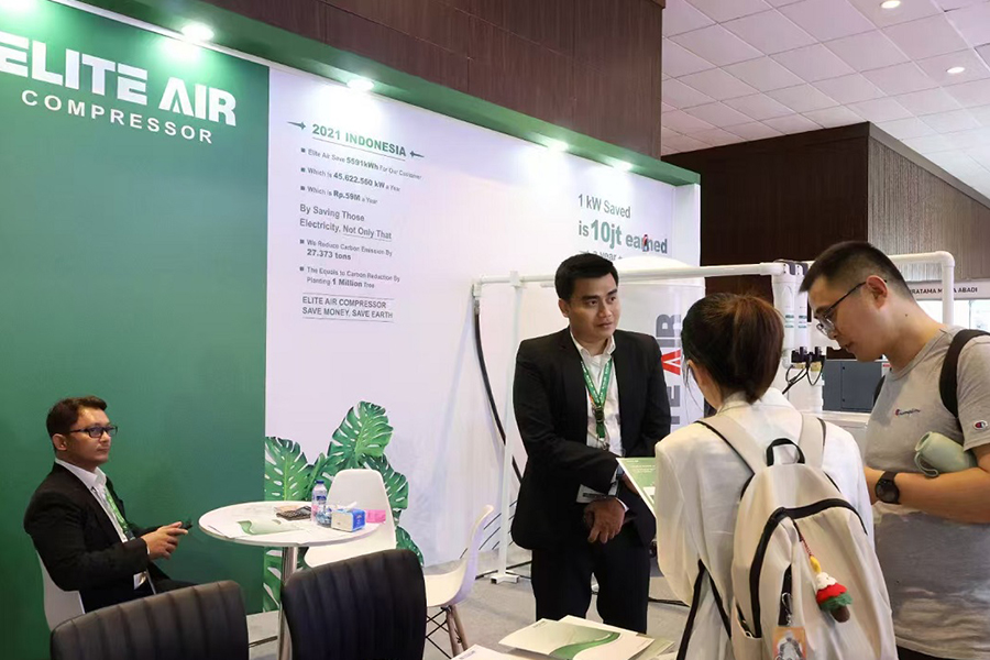 Jiangsu Luoming business manager buitenlandse handel bezocht de Manufacturing Indonesia-tentoonstelling