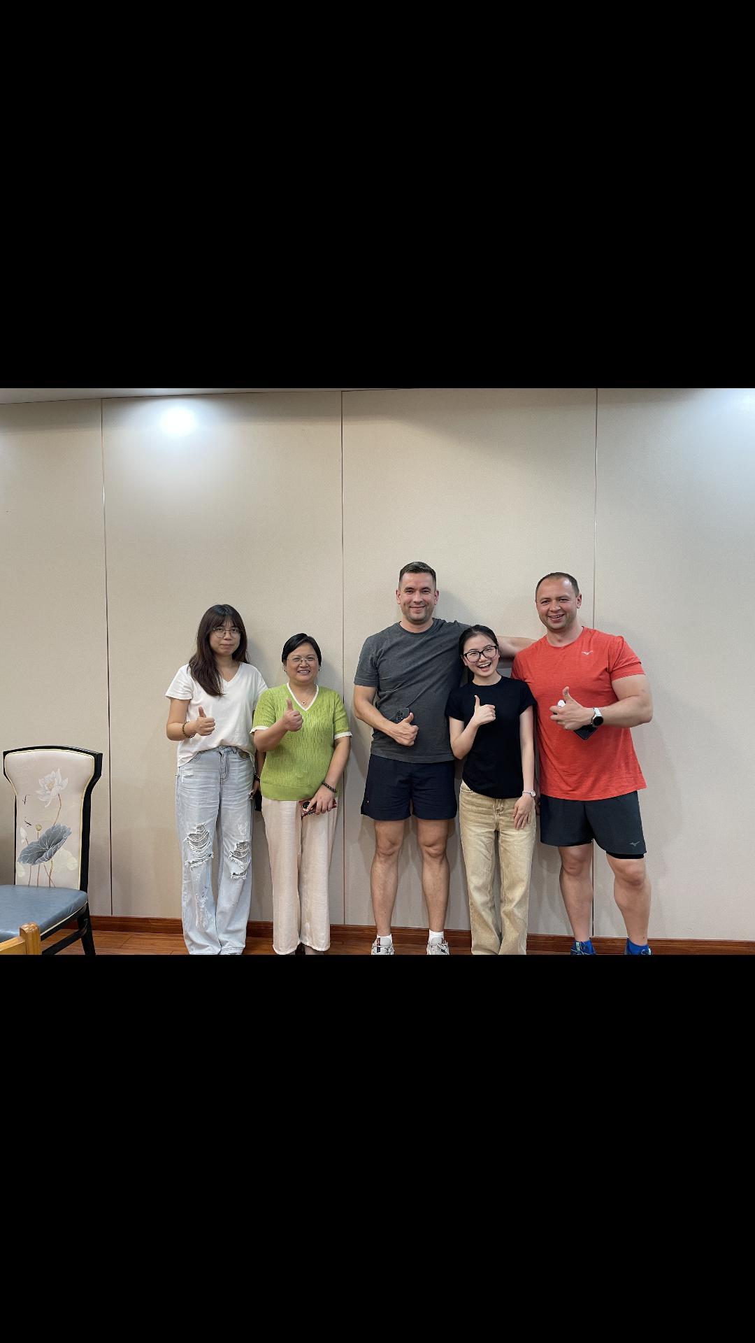 Russische klant bezoekt Luo Ming-zuivering voor inspectie ter plaatse